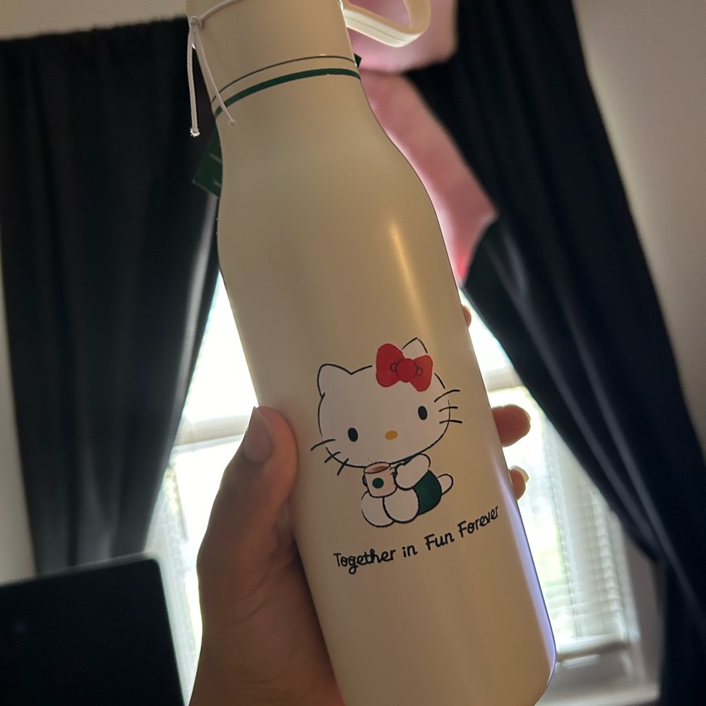 Hello Kitty Starbucks Cup